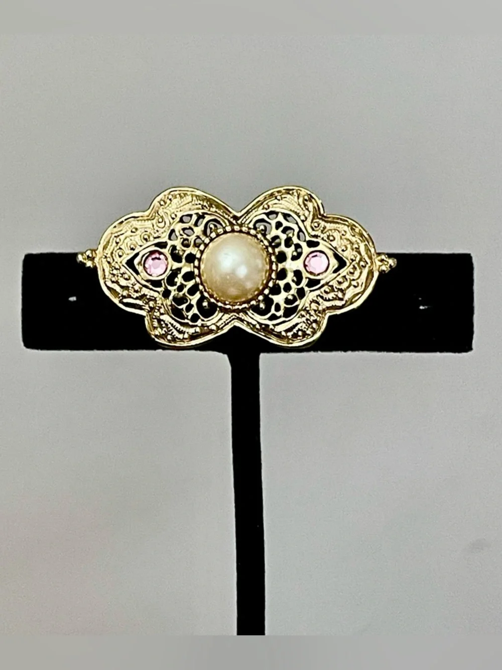 Vintage Gold Tone Faux Pearl Rhinestone Bar Brooch Pin Pink Ornate Filigree Chic - Picture 3 of 7